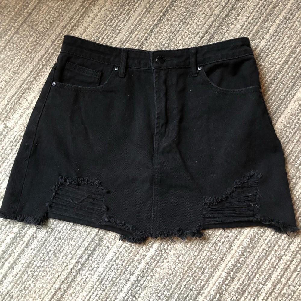 Forever 21 black skirt